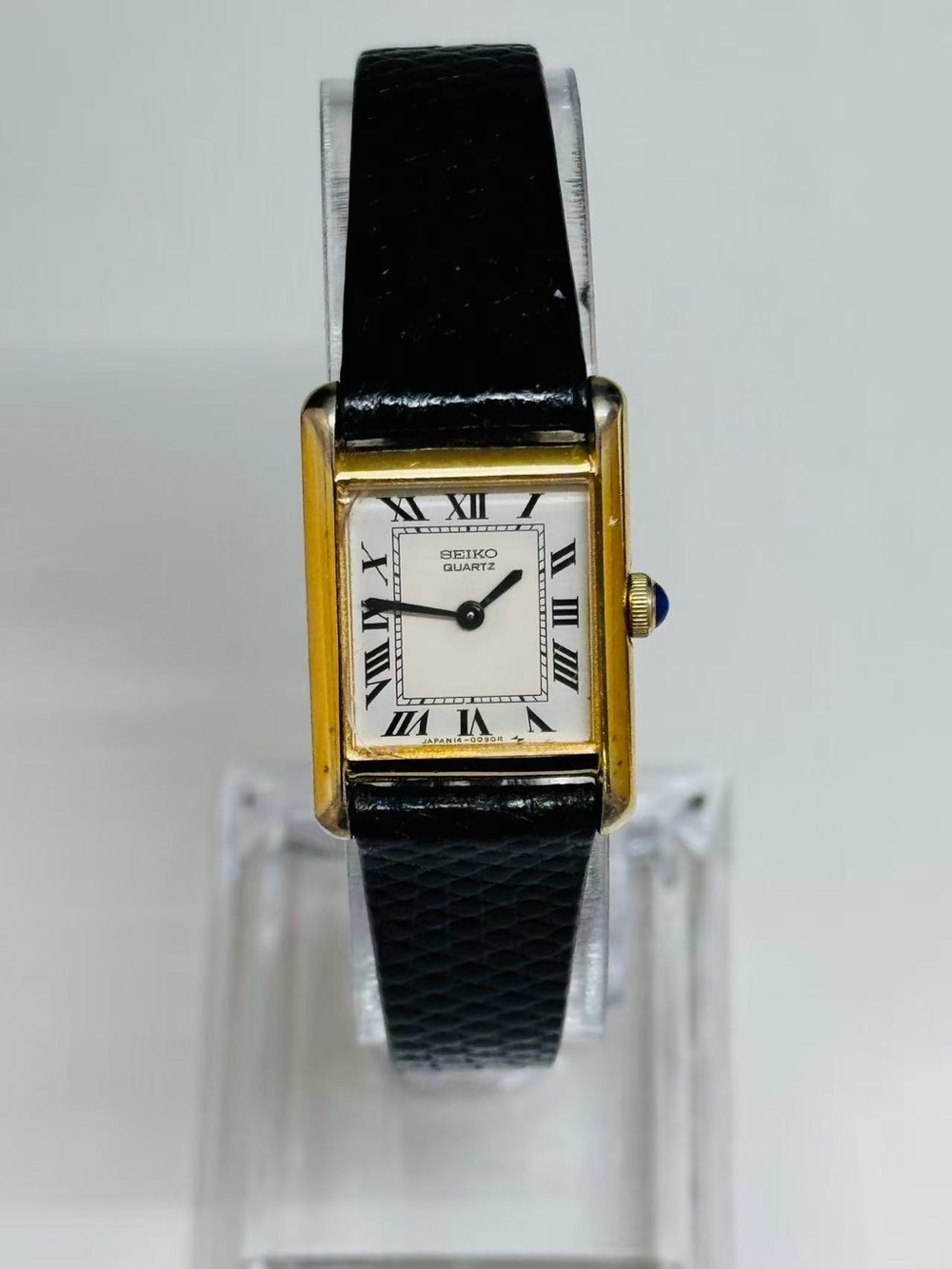 Vintage Seiko Quartz Women’s Watch Gold Tone Tank Roman Dial New Battery Runs